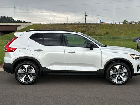 New 2026 Volvo XC40 B5 Plus w/ Protection Package Premier AWD/4WD image 2