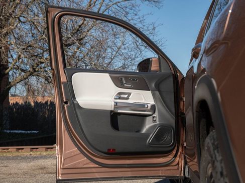 Used 2022 Mercedes-Benz GLB 250 GLB 250 image 12