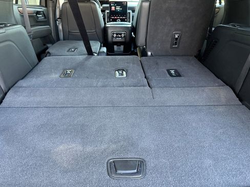 Certified 2025 GMC Yukon Denali RWD image 17