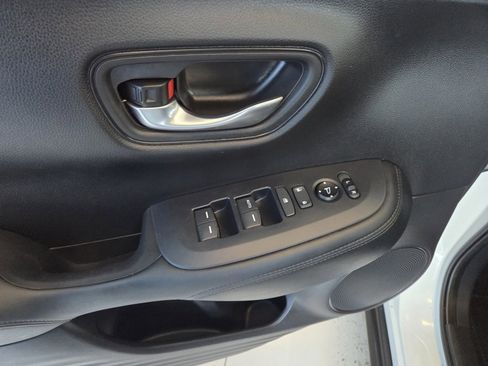 Certified 2024 Honda HR-V LX image 12