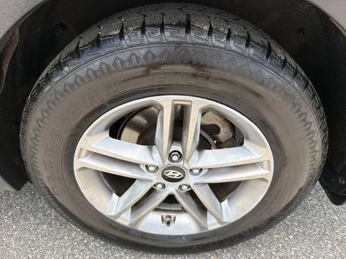 Used 2017 Hyundai Santa Fe Sport FWD image 30