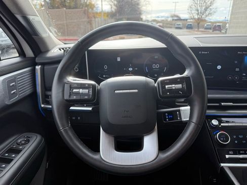 Used 2025 Hyundai Santa Fe Limited image 8