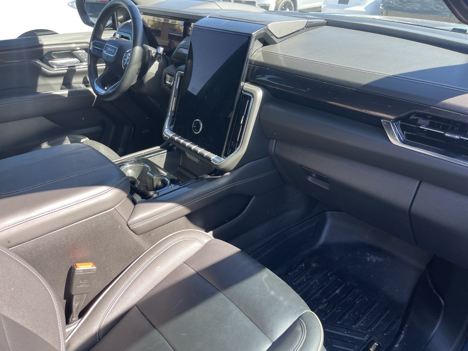 Used 2026 GMC Yukon Elevation RWD image 5