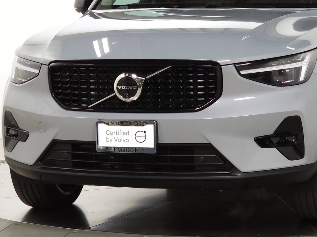 Certified 2024 Volvo XC40 B5 Ultimate w/ Climate Package AWD/4WD image 3