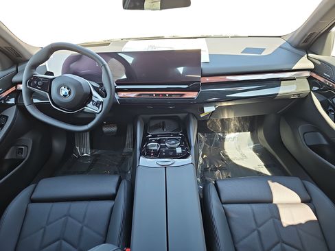 New 2026 BMW 530i xDrive w/ Premium Package AWD/4WD image 9
