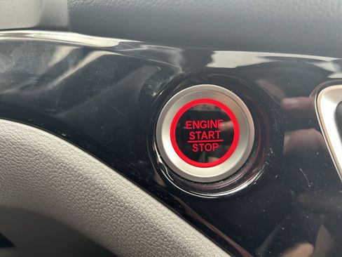 Used 2019 Honda Pilot Touring image 38