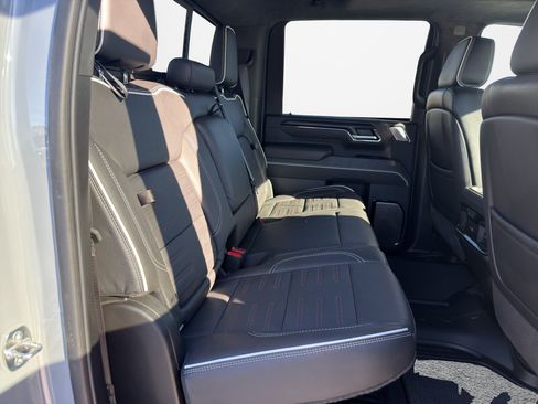 Used 2024 GMC Sierra 2500 AT4X AWD/4WD image 22