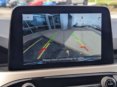 Used 2022 Ford Escape SE image 17