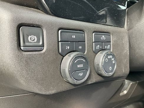 Used 2024 Chevrolet Silverado 2500 LT AWD/4WD image 22