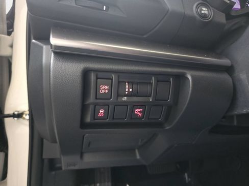 Used 2018 Subaru Crosstrek 2.0i Limited AWD/4WD image 26