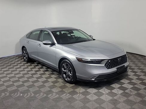 Certified 2024 Honda Accord EX-L image 1