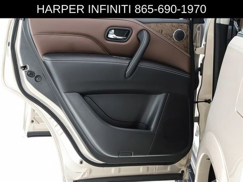 Used 2024 INFINITI QX80 Premium Select w/ Cargo Package image 18