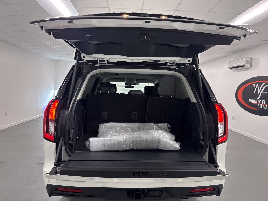 New 2026 Ford Expedition Active RWD image 8