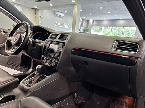 Used 2017 Volkswagen Jetta GLI FWD image 10
