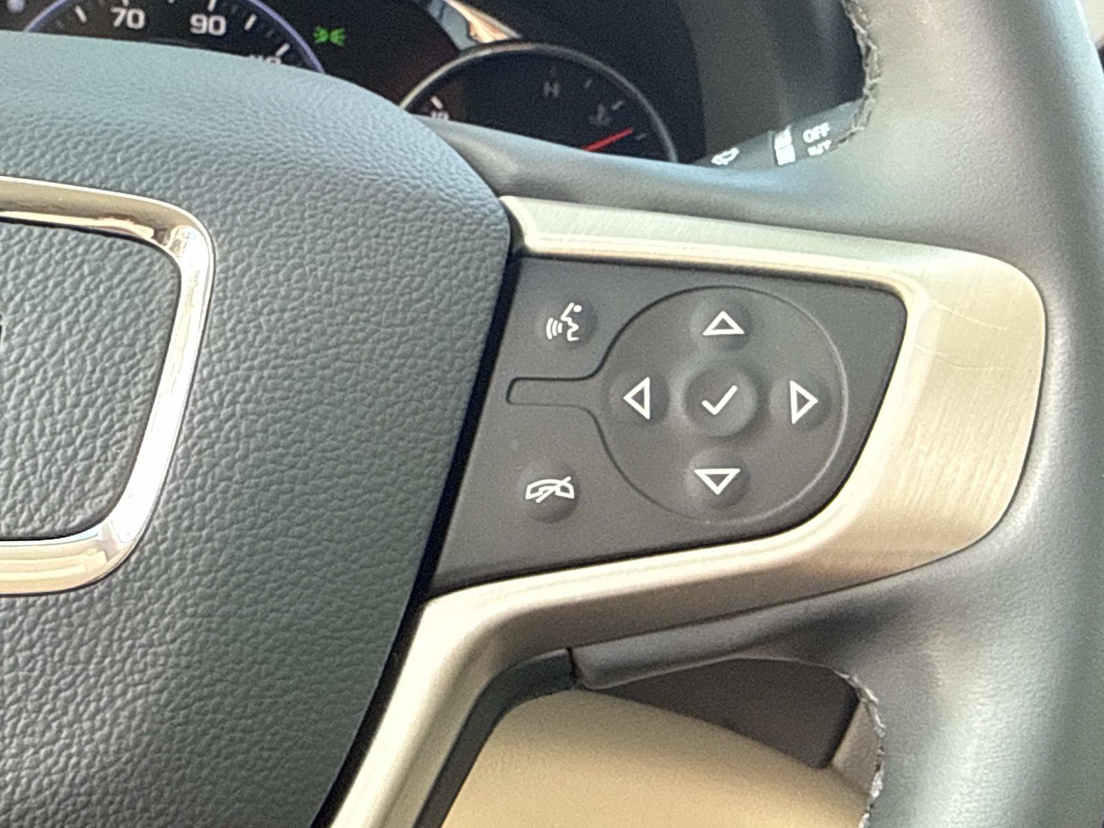Used 2023 GMC Acadia Denali w/ Denali Technology Package FWD image 30