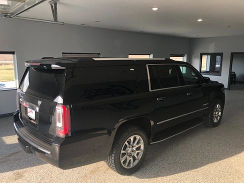 Used 2016 GMC Yukon XL Denali w/ Open Road Package AWD/4WD image 3
