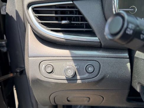 Used 2019 Buick Encore Essence FWD image 12