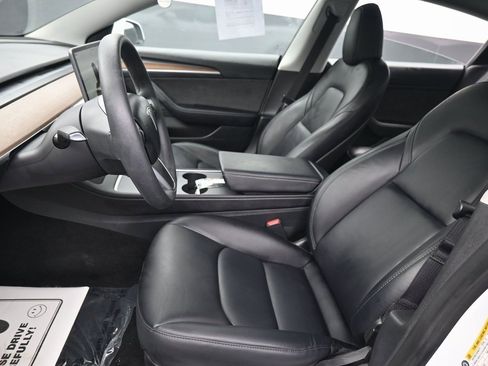 Used 2023 Tesla Model 3 Standard Range image 25