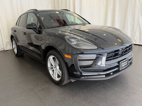 Used 2023 Porsche Macan AWD/4WD image 7