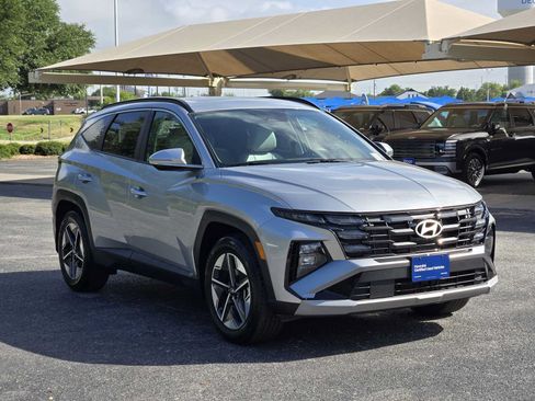 Certified 2025 Hyundai Tucson SEL FWD image 2