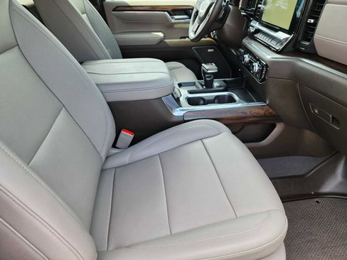 Certified 2023 GMC Sierra 1500 SLT AWD/4WD image 15