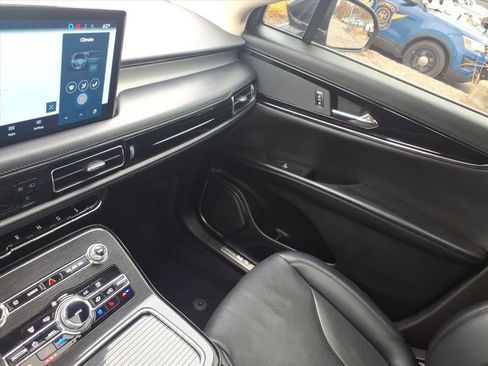 Certified 2023 Lincoln Nautilus Reserve w/ Monochromatic Package image 22