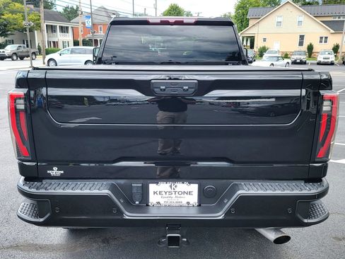Used 2024 GMC Sierra 2500 AT4 AWD/4WD image 6