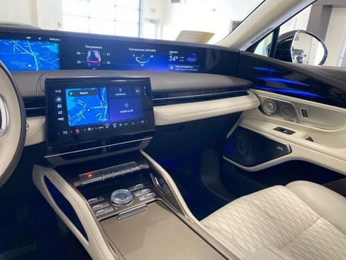 Used 2024 Lincoln Nautilus Black Label w/ Jet Appearance Package (87T) image 12