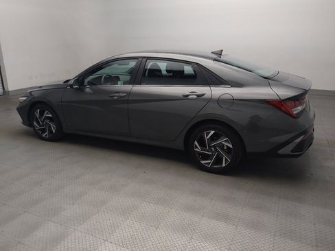 Used 2025 Hyundai Elantra SEL FWD image 3