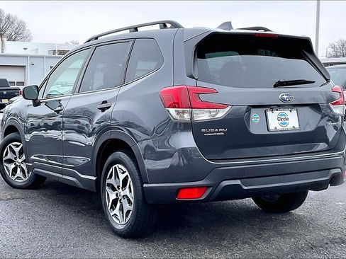 Certified 2022 Subaru Forester Premium image 11