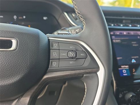 Used 2024 Jeep Grand Cherokee L Limited w/ Black Appearance Package image 24