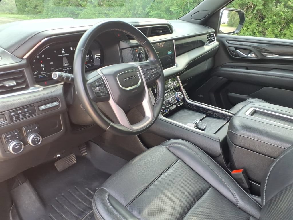 Used 2023 GMC Yukon Denali AWD/4WD image 17