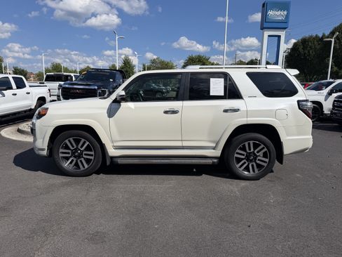 Used 2016 Toyota 4Runner Limited AWD/4WD image 7