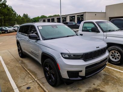 Used 2024 Jeep Grand Cherokee L Altitude