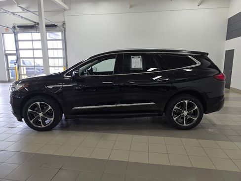 Used 2021 Buick Enclave Essence w/ LPO, Touring Package image 2