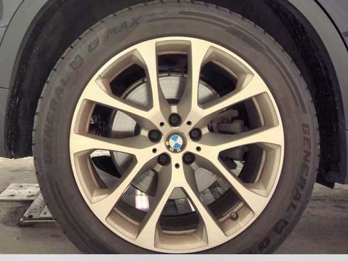 Used 2021 BMW X5 xDrive40i w/ Premium Package AWD/4WD image 22
