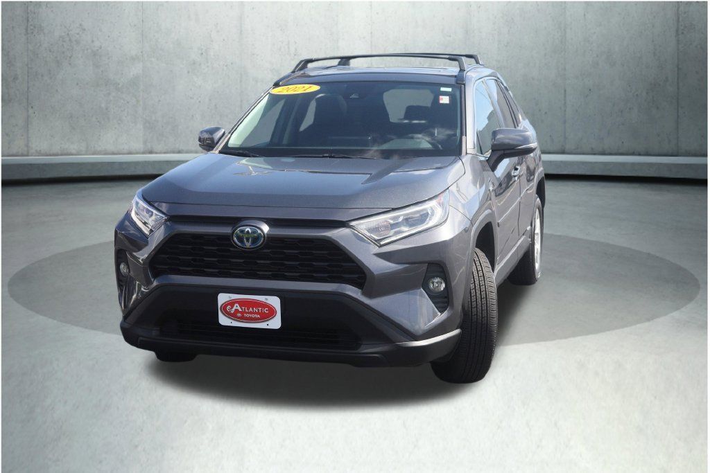 Used 2021 Toyota RAV4 XLE w/ Convenience Package AWD/4WD image 31