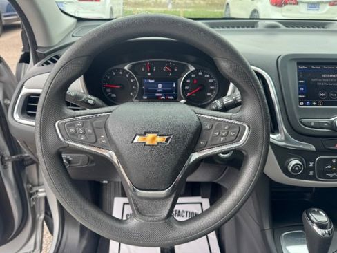 Used 2021 Chevrolet Equinox LT image 11