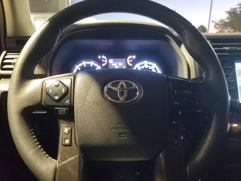 Used 2022 Toyota 4Runner TRD Off-Road Premium image 19