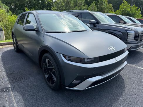 New 2026 Hyundai Ioniq 5 SEL RWD image 2
