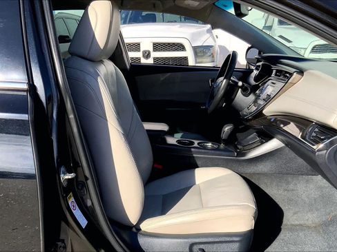 Used 2013 Toyota Avalon XLE image 8