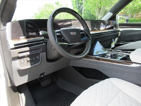 New 2026 Cadillac Escalade ESV Platinum Sport w/ LPO, ONYX Package AWD/4WD image 19