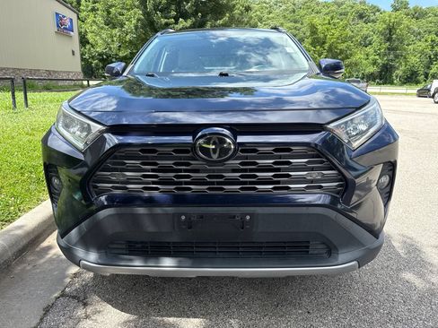 Used 2019 Toyota RAV4 Limited AWD/4WD image 2