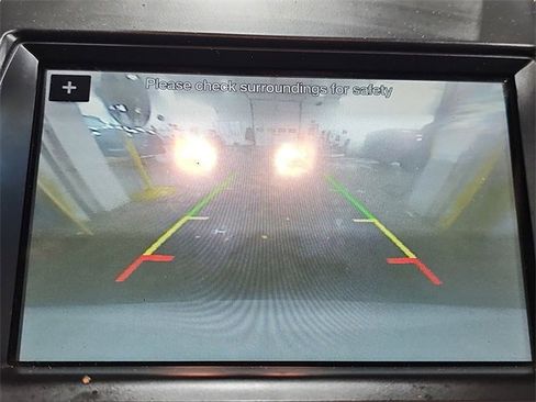 Used 2017 Ford Taurus SHO w/ Driver Assist Package image 24