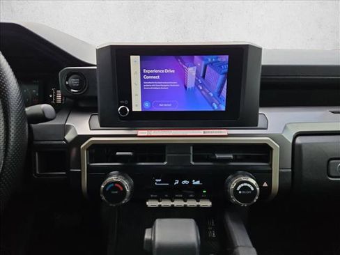 Used 2025 Toyota Tacoma SR5 AWD/4WD image 15