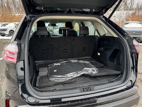 Used 2020 Ford Edge SEL w/ Convenience Package image 16