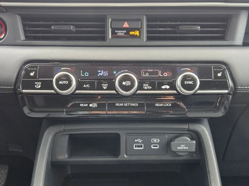 Used 2023 Honda Pilot Touring image 18