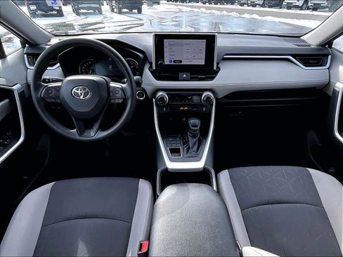 Used 2024 Toyota RAV4 XLE image 21
