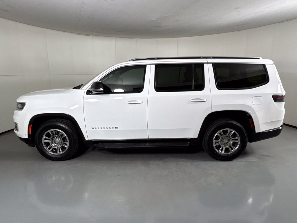 Used 2023 Jeep Wagoneer 2WD image 5