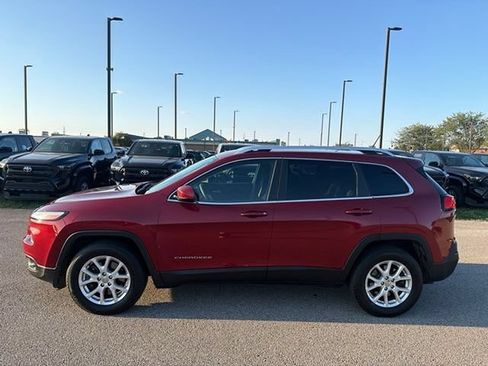 Used 2014 Jeep Cherokee Latitude AWD/4WD image 4